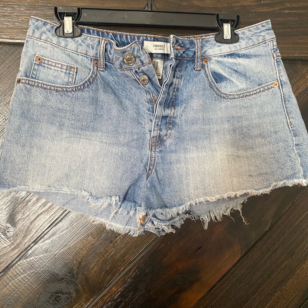 Denim shorts, light wash, size 28